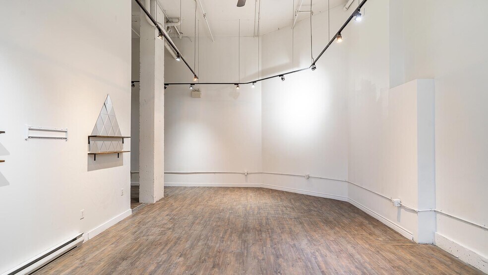 More Photos Of 26 Cordova St E, Vancouver Storefront For Lease