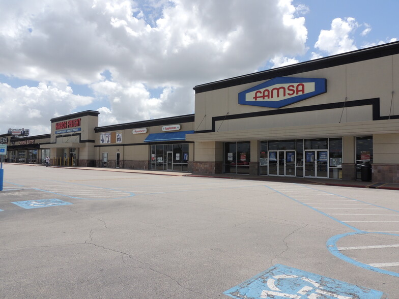 Primary Photo Of 3331-3341 Telephone Rd, Houston Unknown For Lease