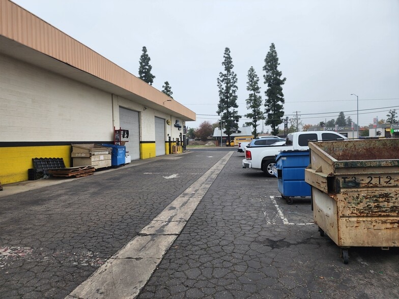 More Photos Of 1501 E Tulare Ave, Tulare Flex For Lease
