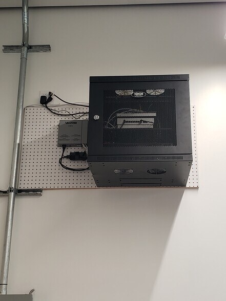 More Photos Of 526 Broadway, Newark General Retail For Sale