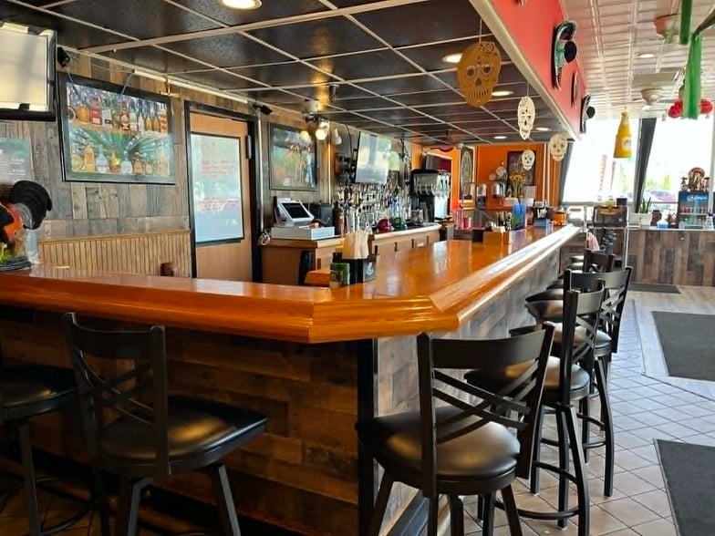 More Photos Of 296 Lake Shore Dr, Dunkirk Restaurant For Sale