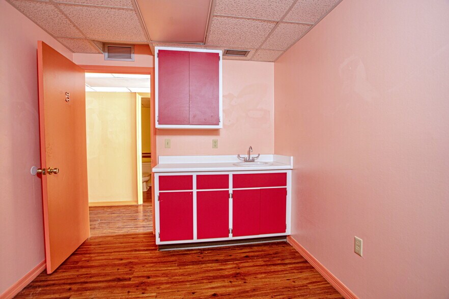 More Photos Of 7109 NW 11th Pl, Gainesville Medical For Sale