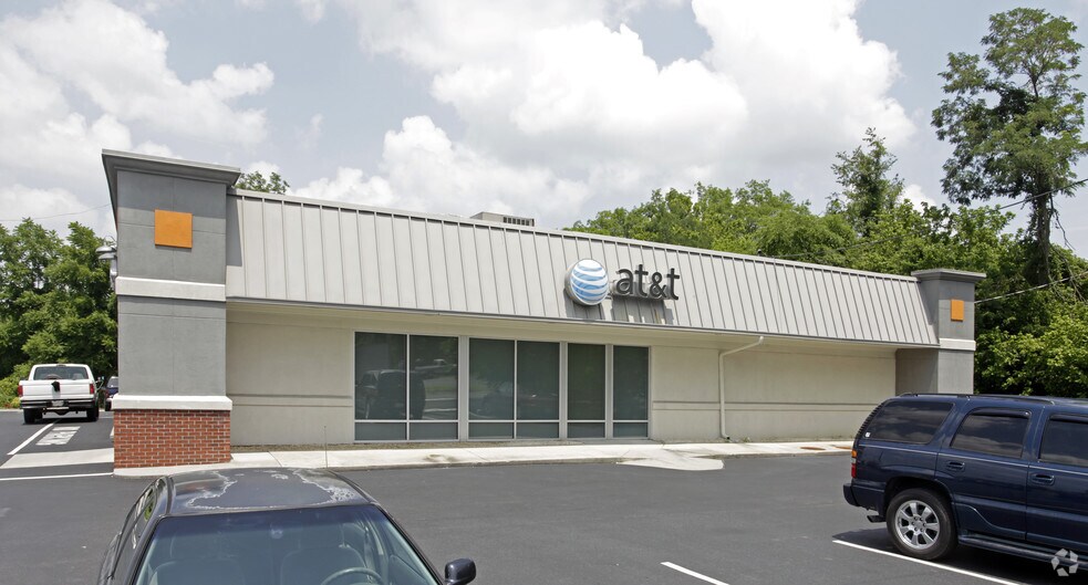 More Photos Of 620 Parkway, Sevierville Freestanding For Sale