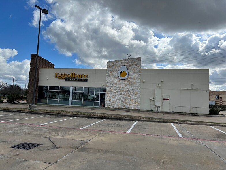 More Photos Of 3030 Business Center Dr, Pearland Fast Food For Lease