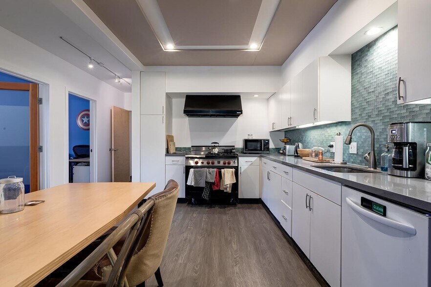 More Photos Of 3361-3365 Barham Blvd, Los Angeles Loft Creative Space For Sale