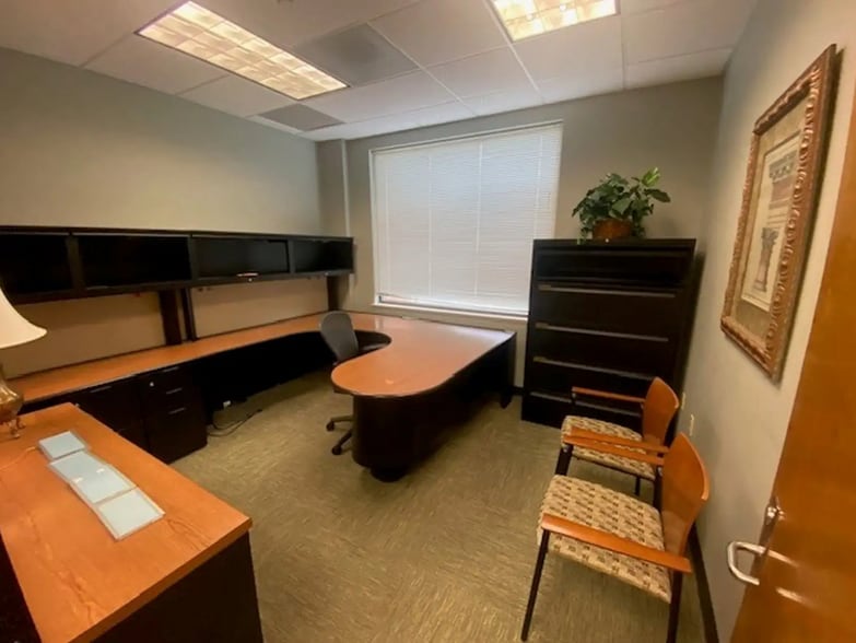 More Photos Of 235 Highlandia Dr, Baton Rouge Office For Lease
