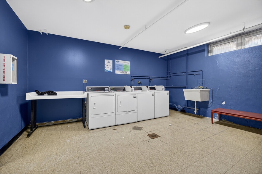 More Photos Of 27 Imlay St, Hartford Apartments For Sale