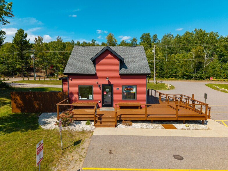More Photos Of 162 Heritage Dr, Negaunee Freestanding For Sale