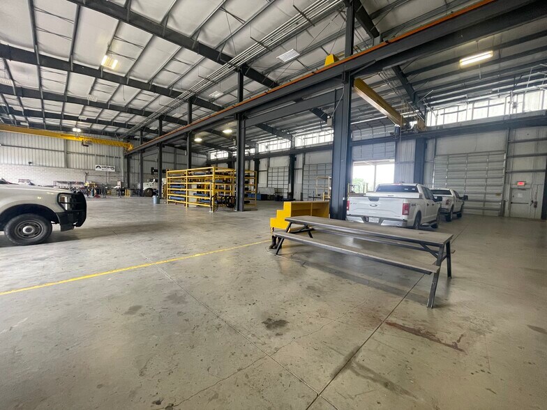 More Photos Of 3765 S US Highway 281, Alice Industrial For Sale