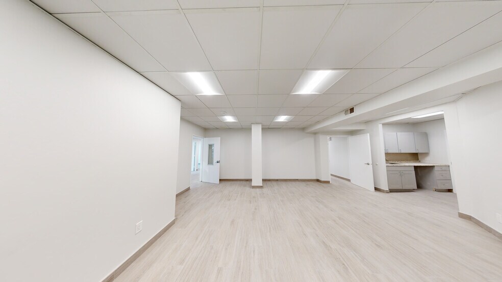 More Photos Of 3044 Coney Island Ave, Brooklyn Medical For Lease