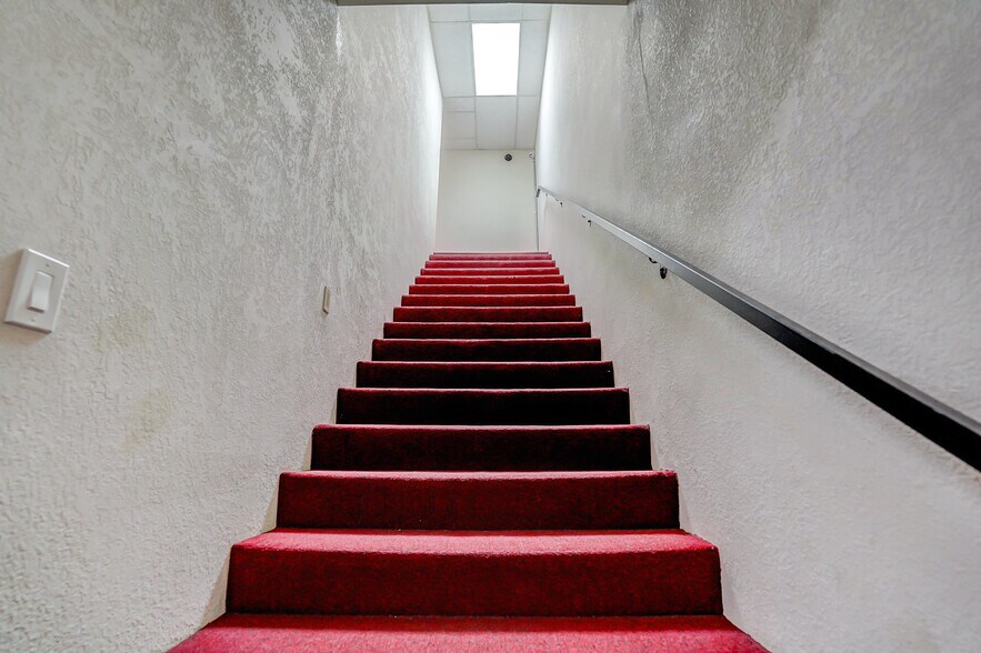 More Photos Of 950 S Central Ave, Compton Schools For Sale