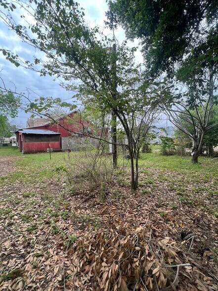 More Photos Of FM 1514, Coldspring Storefront Retail Office For Sale