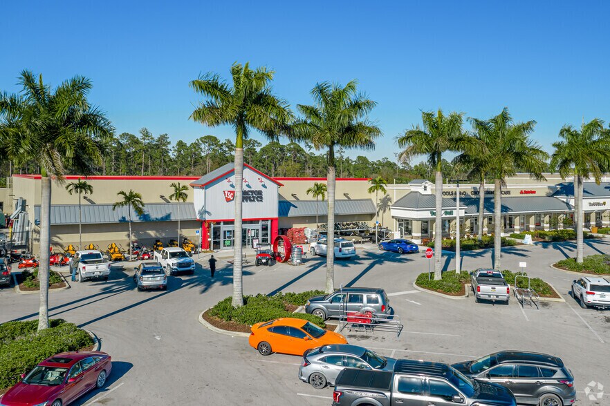 More Photos Of 15673 Southern Blvd, Loxahatchee Groves Freestanding For Lease
