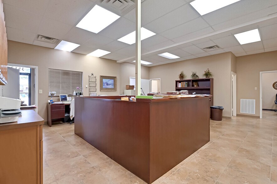 More Photos Of 3512 Avenue I, Rosenberg Office For Lease
