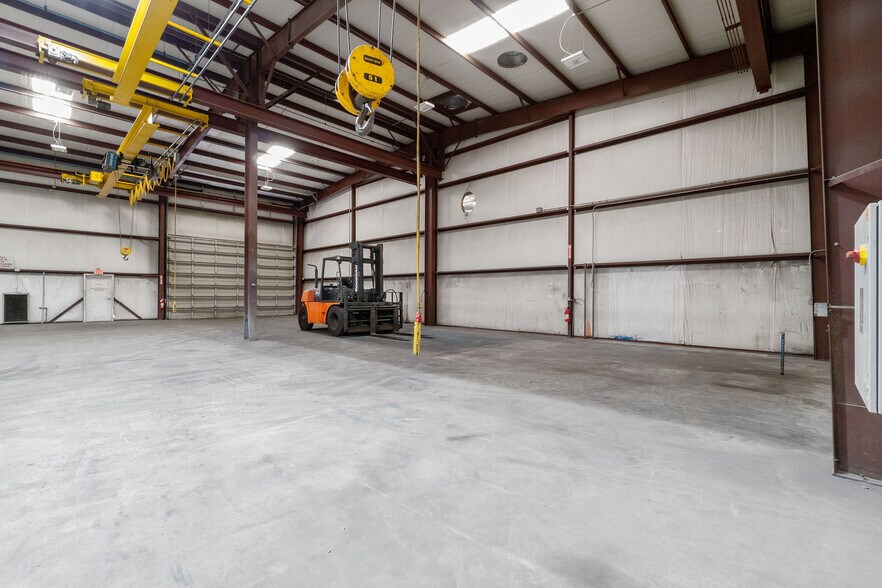 More Photos Of 5119 Hiltonview Rd, Houston Warehouse For Lease