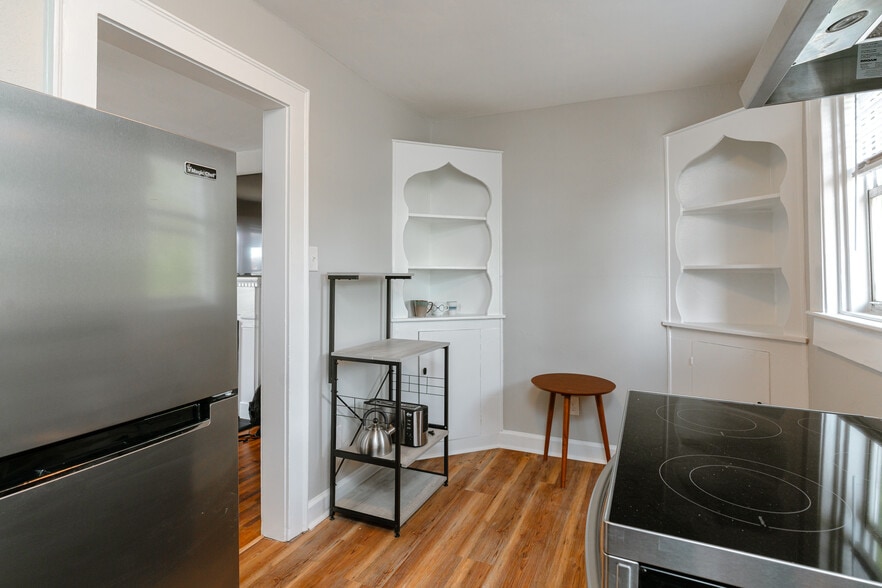 More Photos Of 1300 Illinois St, Mobile Multifamily For Sale