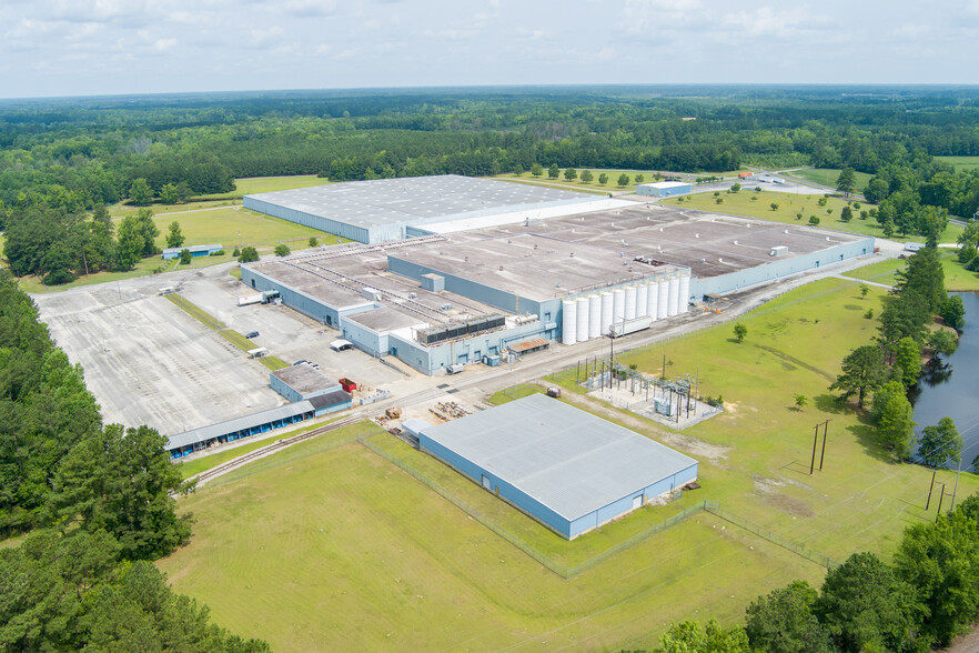 Primary Photo Of 248 Tupperware Rd, Hemingway Manufacturing For Lease