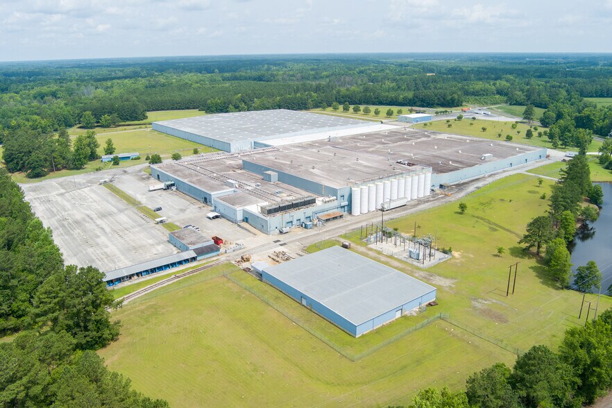Primary Photo Of 248 Tupperware Rd, Hemingway Manufacturing For Sale