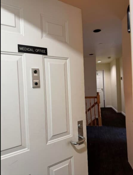More Photos Of 11882 Metropolitan Ave, Kew Gardens Office For Sale