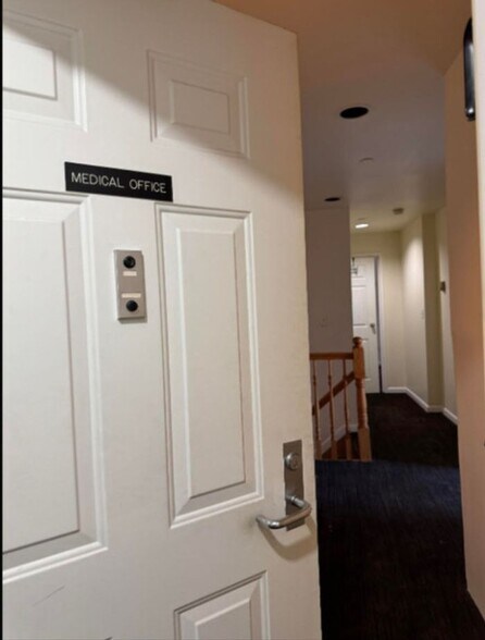 More Photos Of 11882 Metropolitan Ave, Kew Gardens Office For Sale