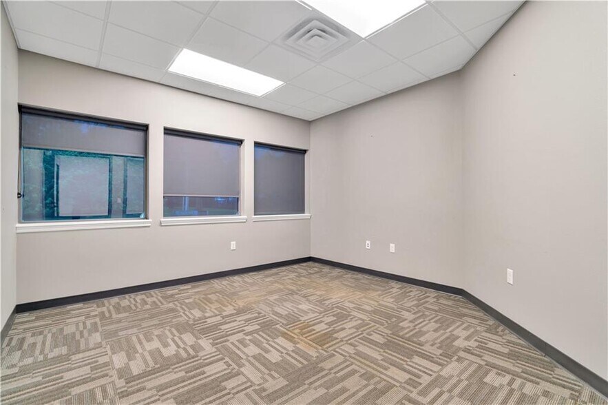 More Photos Of 1088 E Millsap Rd, Fayetteville Office For Lease