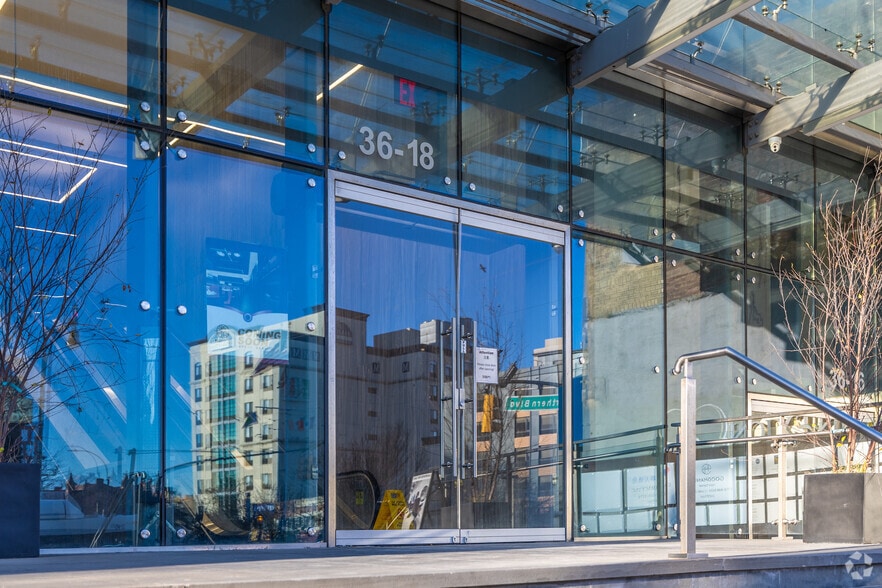 More Photos Of 36-18 Main St, Flushing Medical For Lease