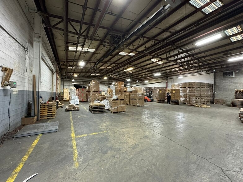 More Photos Of 57784 County Road 3, Elkhart Warehouse For Lease