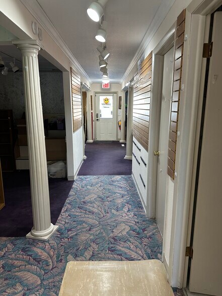 More Photos Of 1550 Dousman St, Green Bay Storefront Retail Office For Sale