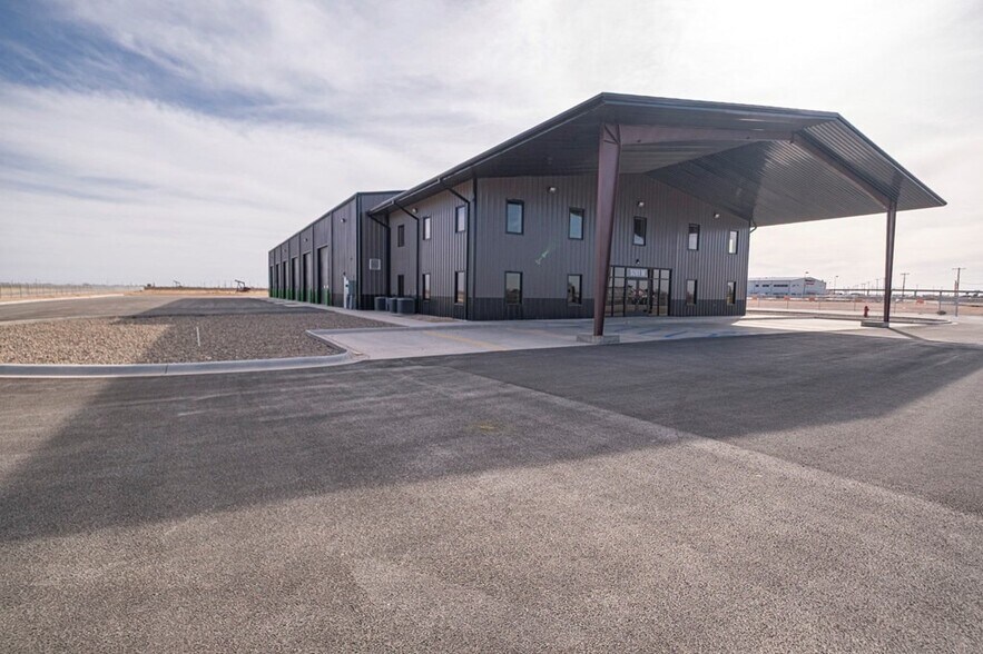 More Photos Of 5261 W Murphy St, Odessa Industrial For Lease