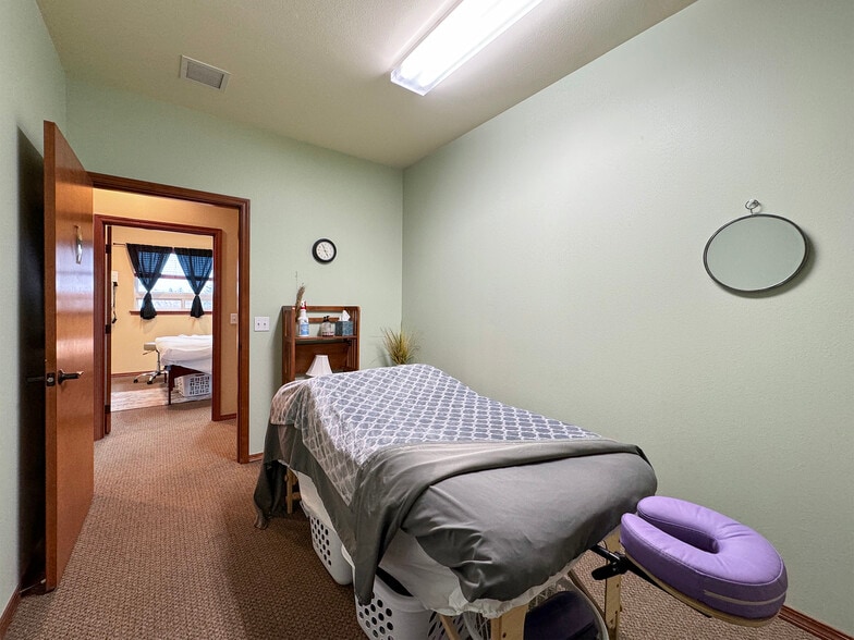 More Photos Of 534 N 5th Ave, Sequim Medical For Sale