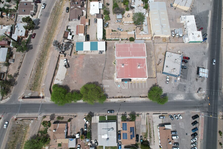 More Photos Of 107 S Ascarate St, El Paso Flex For Sale