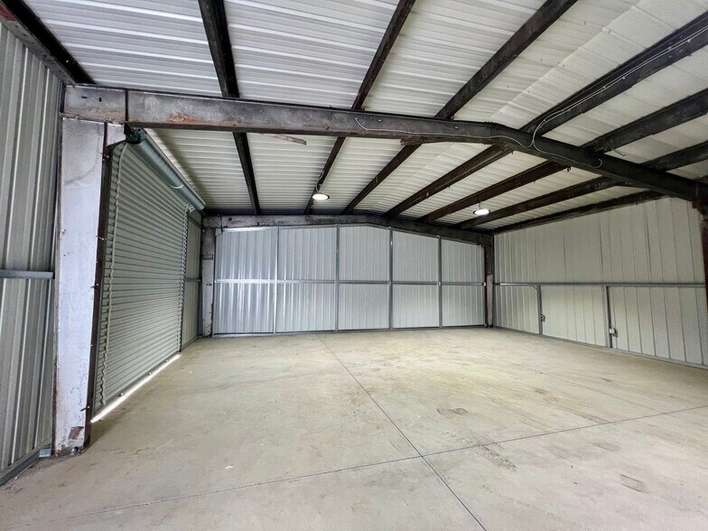 More Photos Of 731 E River Ave, Porterville Warehouse For Lease