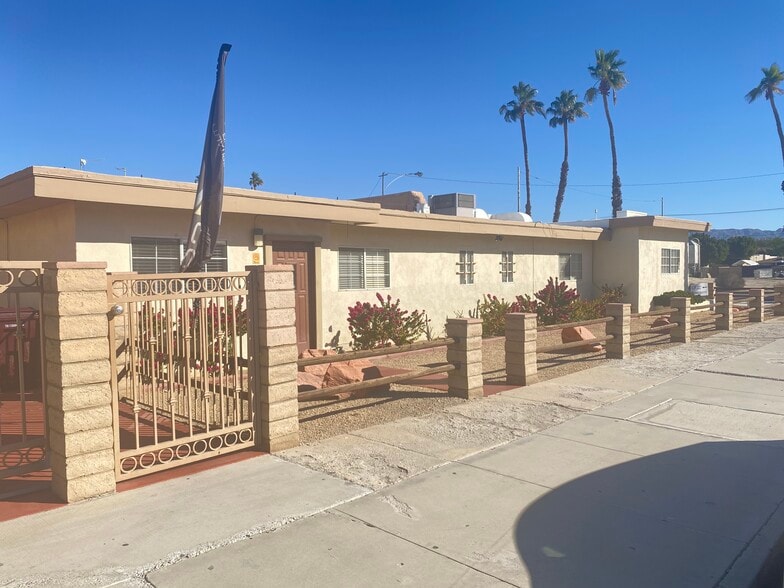 More Photos Of 45895 Oasis St, Indio Office For Lease