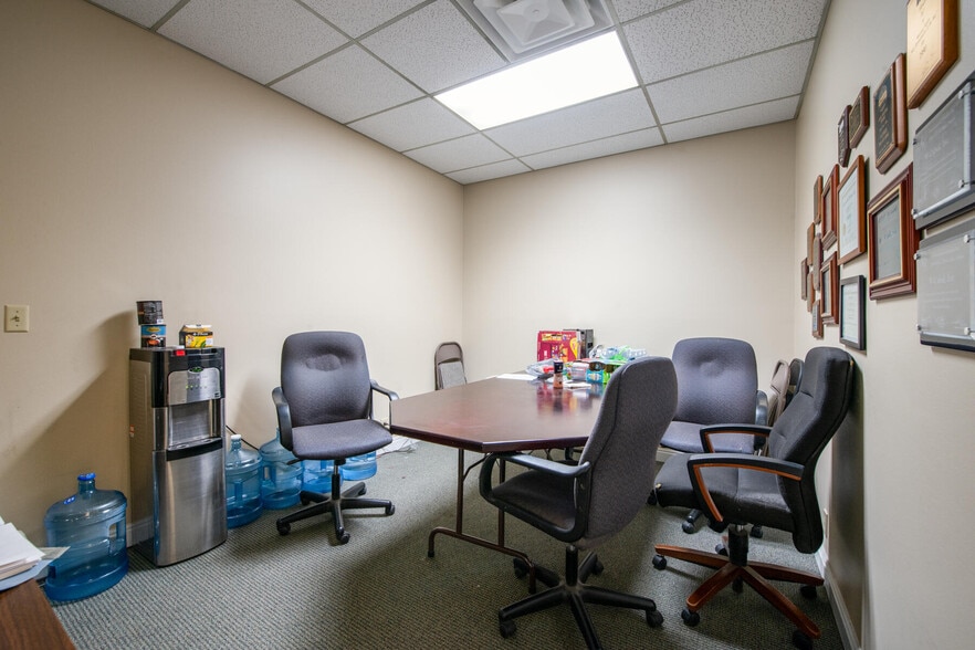 More Photos Of 2900-2912 S West Temple, Salt Lake City Light Manufacturing For Lease