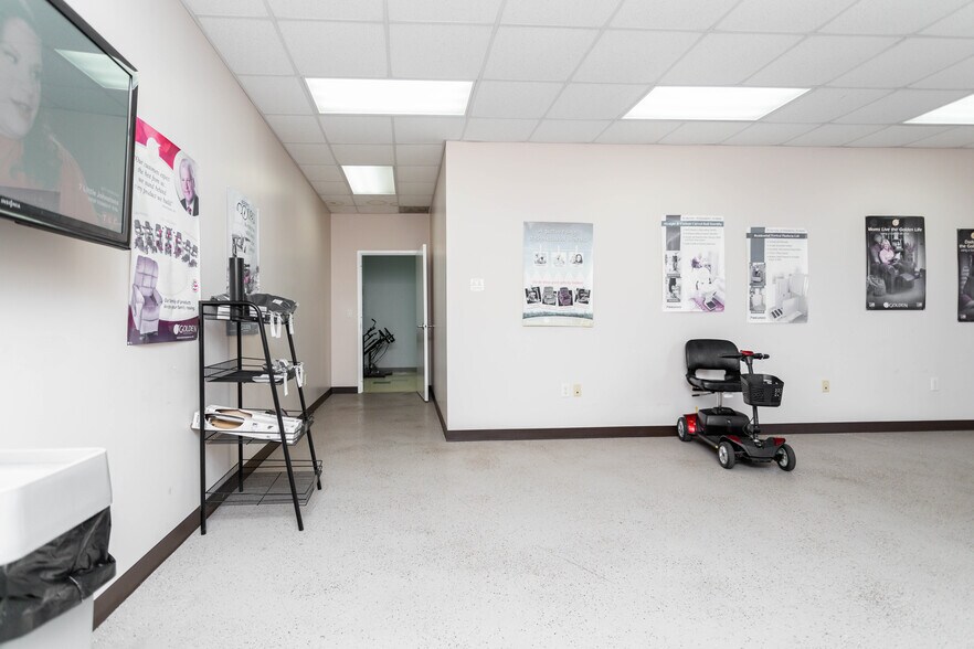 More Photos Of 1970 Us-68 N, Xenia Freestanding For Lease