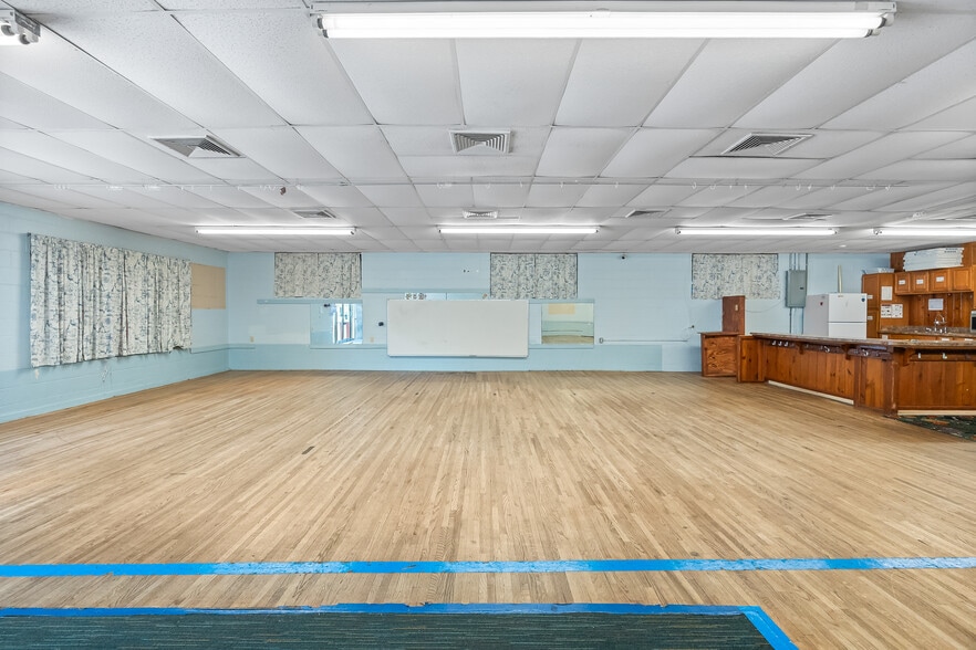 More Photos Of 855 W Desoto St, Clermont Specialty For Lease