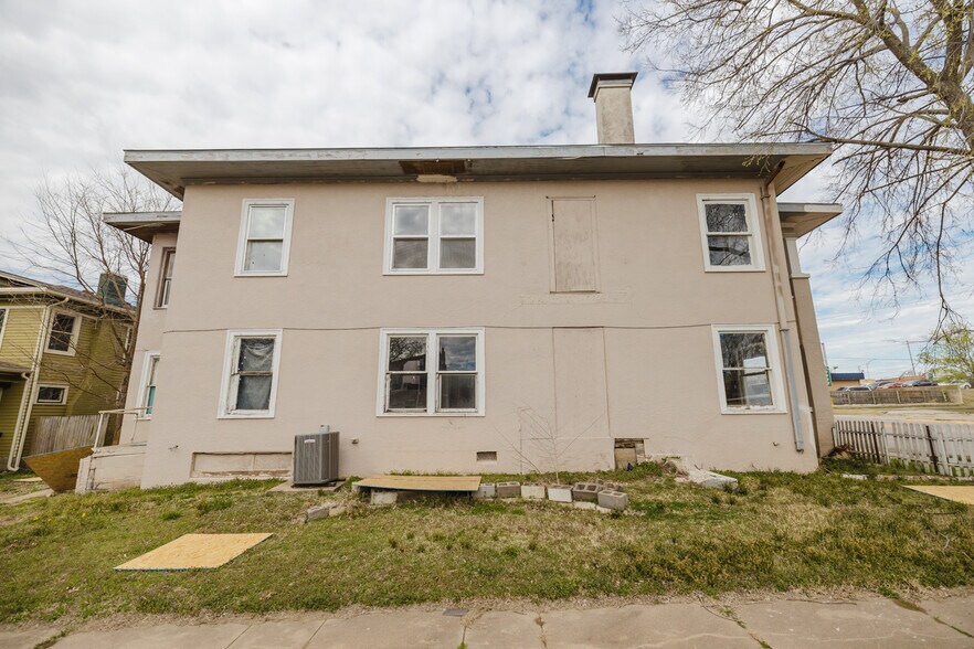 More Photos Of 123 E Madison Ave, Arkansas City Apartments For Sale
