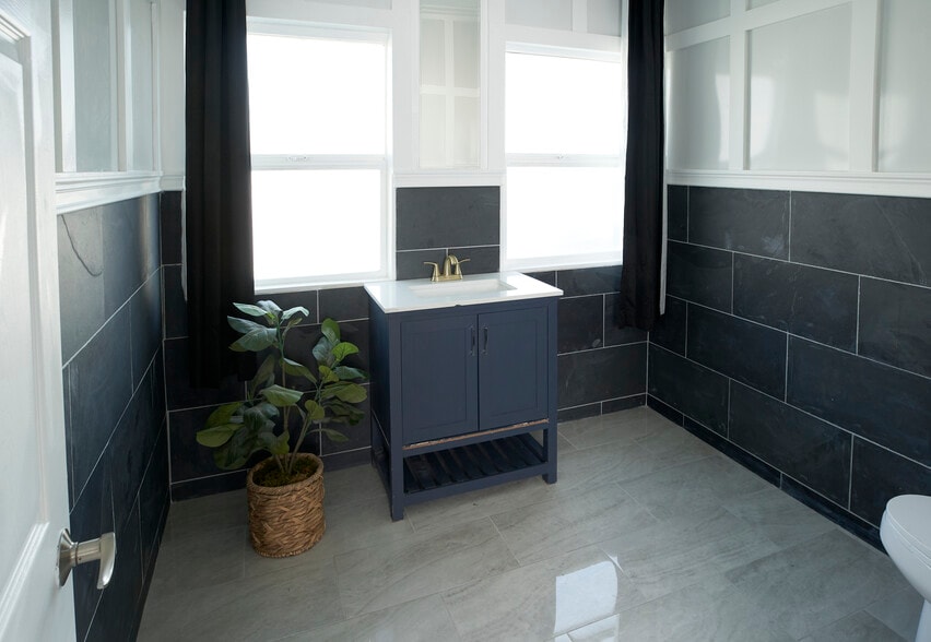 More Photos Of 395 N Tustin St, Orange Freestanding For Sale