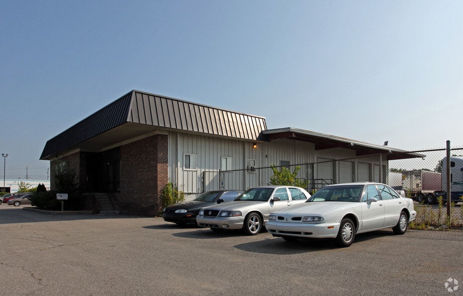 More Photos Of 9445 Inkster Rd, Taylor Truck Terminal For Sale