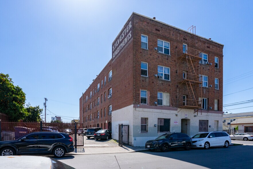 More Photos Of 2268 W 14th St, Los Angeles Apartments For Sale