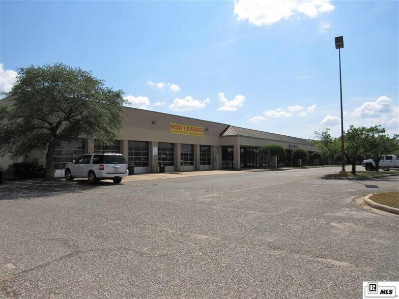 More Photos Of 4739 Pecanland Mall Dr, Monroe Unknown For Lease