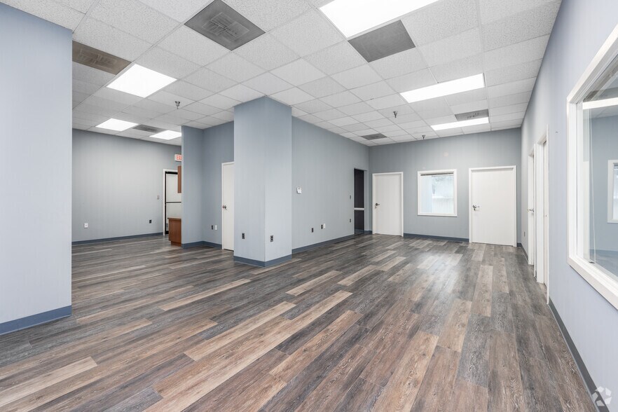 More Photos Of 2191 Defense Hwy, Crofton Medical For Lease