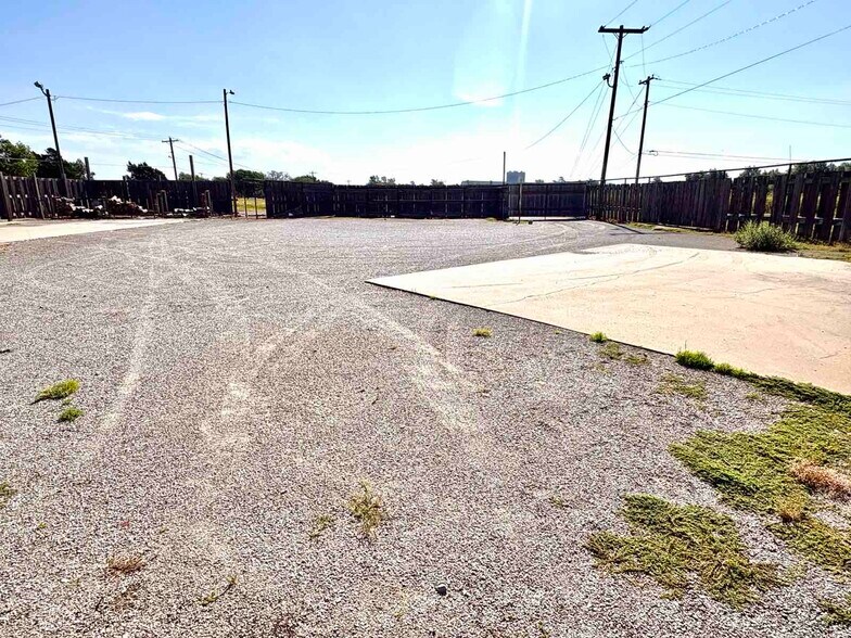 More Photos Of 117 Oxford ave, Enid Restaurant For Sale