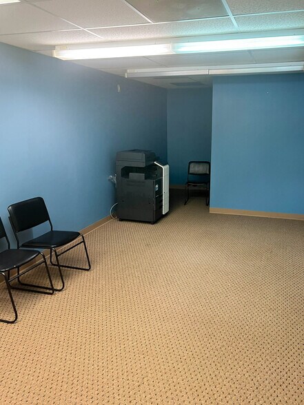 More Photos Of 496 Old Route 66, Saint Robert Office For Lease