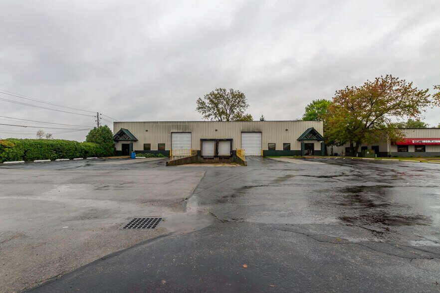 More Photos Of 2840 Mitthoeffer Pl, Indianapolis Warehouse For Sale