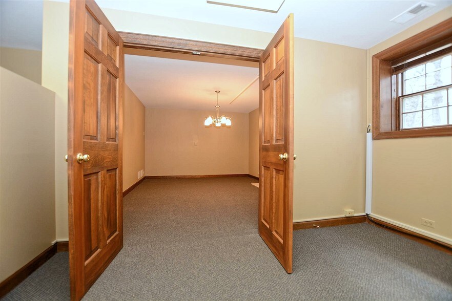 More Photos Of 1626 W Colonial Pky, Inverness Office For Sale