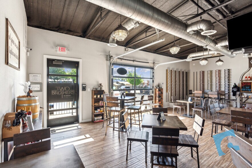 More Photos Of 110 Lamar St, Keller Freestanding For Sale