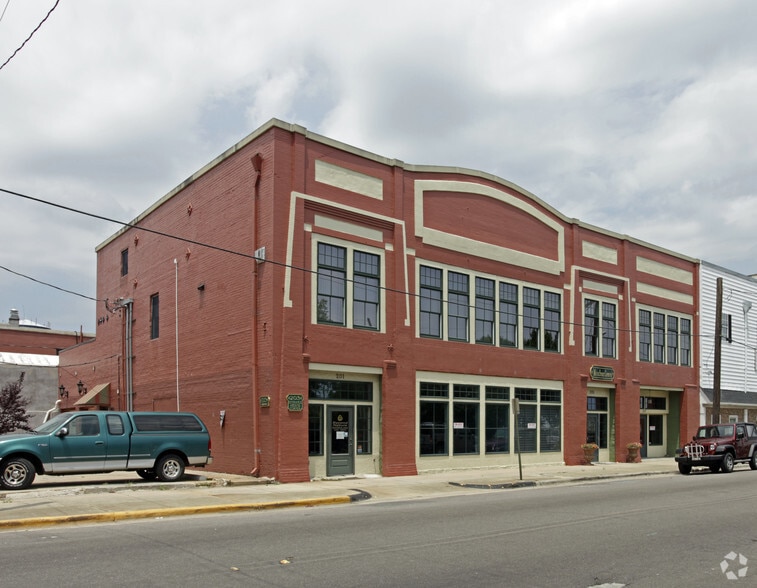 More Photos Of 201-207 N Water St, Elizabeth City Storefront Retail Residential For Sale