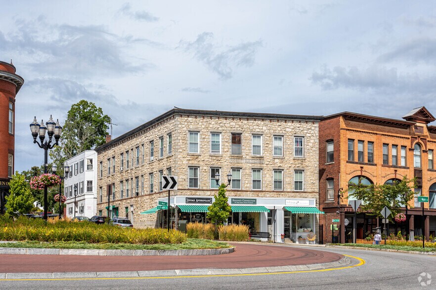 More Photos Of 20-24 Main St, Hudson Storefront Retail Residential For Lease