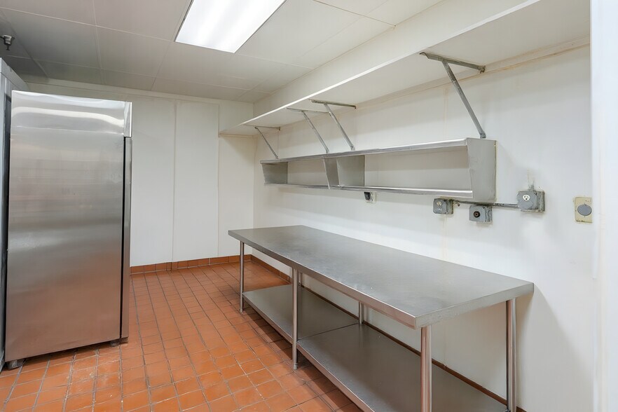 More Photos Of 328 7th St, Oakland Storefront Retail Office For Sale